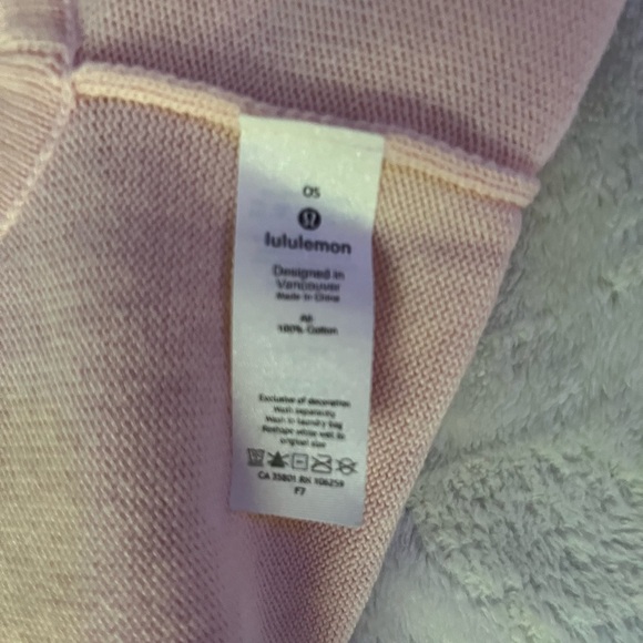 Lululemon Key to Warmth Wrap - Picture 2 of 5